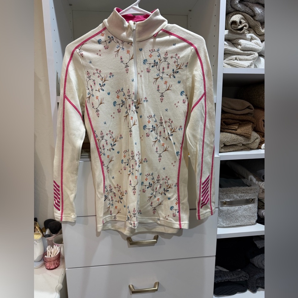 Helly Hansen Cream and Pink base layer top and bottom set